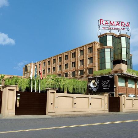 Ramada By Wyndham Multan Hotell Exteriör bild